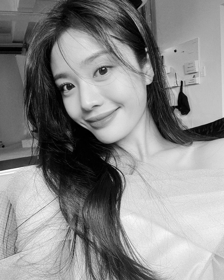 TheSignora's tweet image. ️️

Hello! It’s been a long time. 

️️