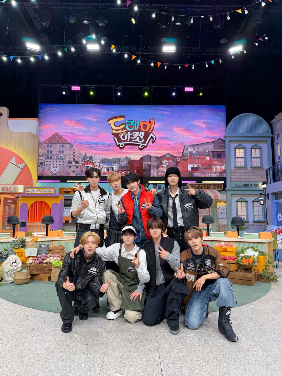 Sanghyeqn's tweet image. Between silly poses, peace signs, and unstoppable laughter, the experience bloomed into something unforgettable. A day filled with fun, connection, and wide-eyed wonder—our first 𝘈𝘮𝘢𝘻𝘪𝘯𝘨 𝘚𝘢𝘵𝘶𝘳𝘥𝘢𝘺, and a memory glowing with pure enjoyment.