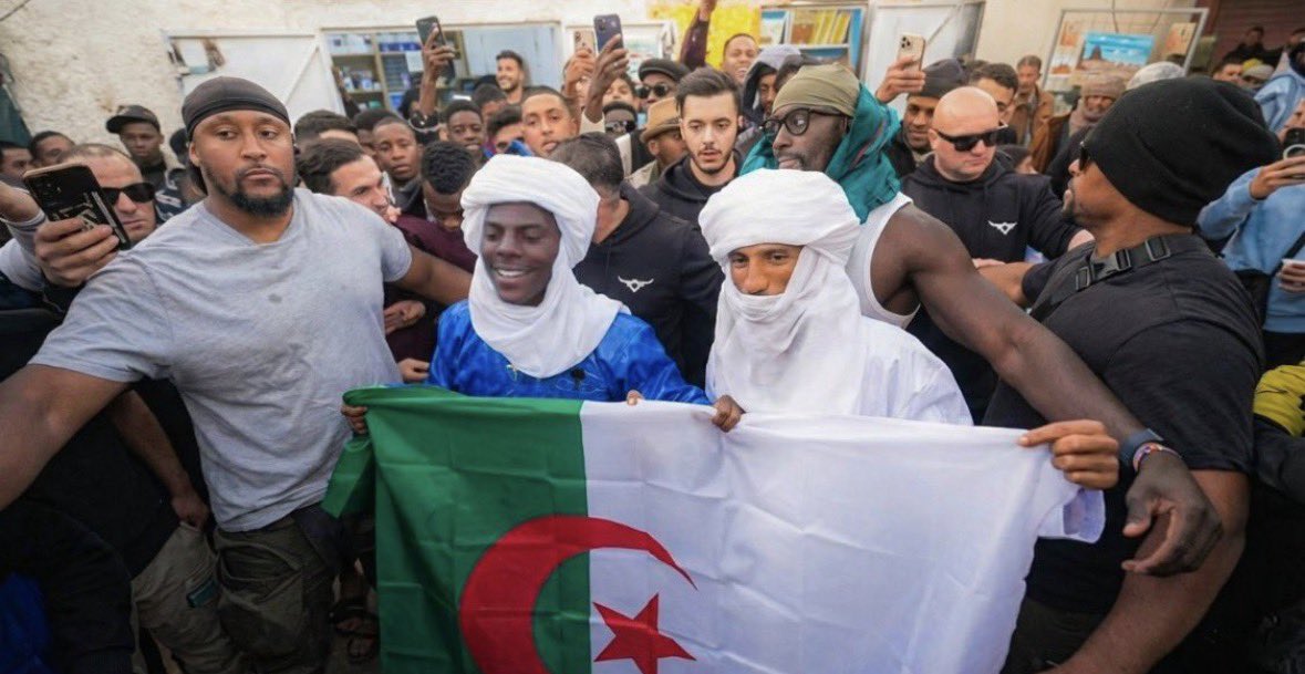 Squadra213's tweet image. Malgré ce qu’il s’est passé au stade, IshowSpeed tenait à clarifier certaines  choses à la fin de son stream : 

« Je vous aime tellement les gars ! TOUT était super aujourd'hui, à part les bouteilles jetées, mais peu importe, spammez les W (win) dans le tchat parce que vous ne…