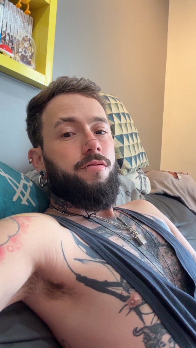 InkIkarus's tweet image. Um biscoitim antes de ir tatuar.