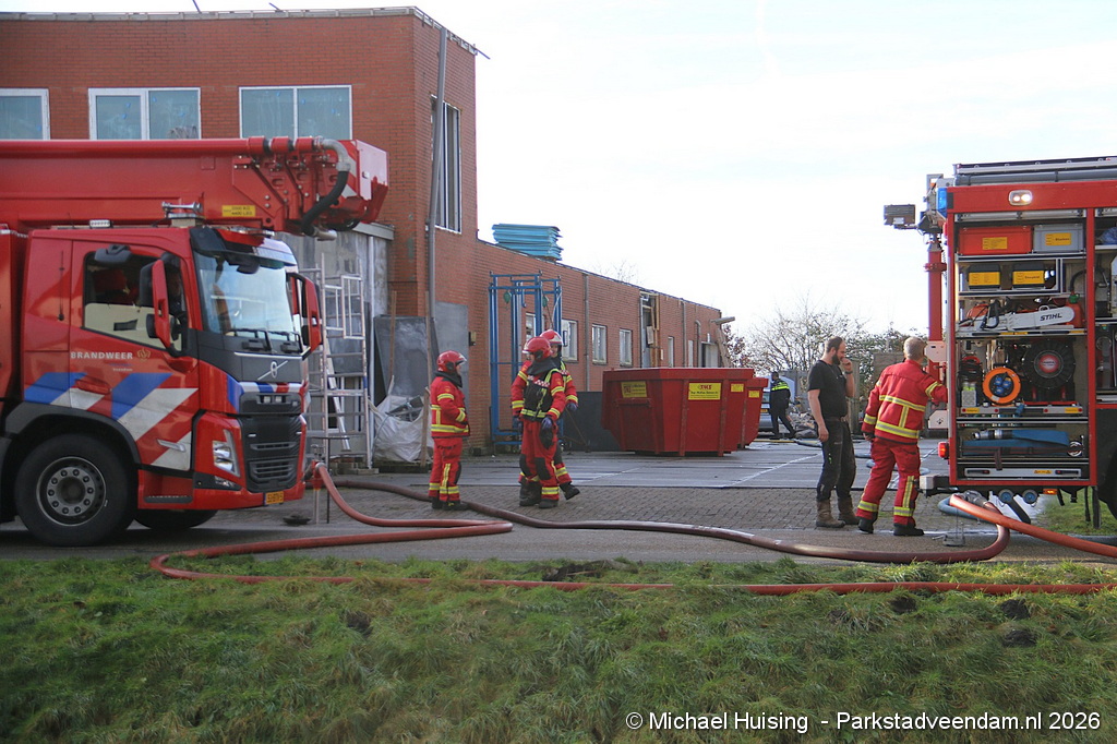 Brand in voormalige koekfabriek in Kiel-Windeweer