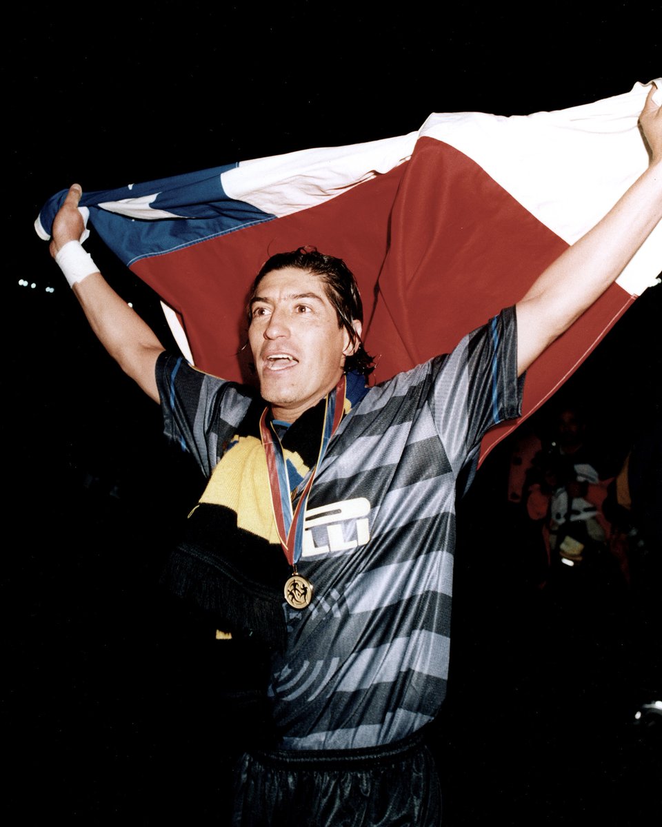 Inter's tweet image. Buon compleanno, Ivan Zamorano 🎉🎂