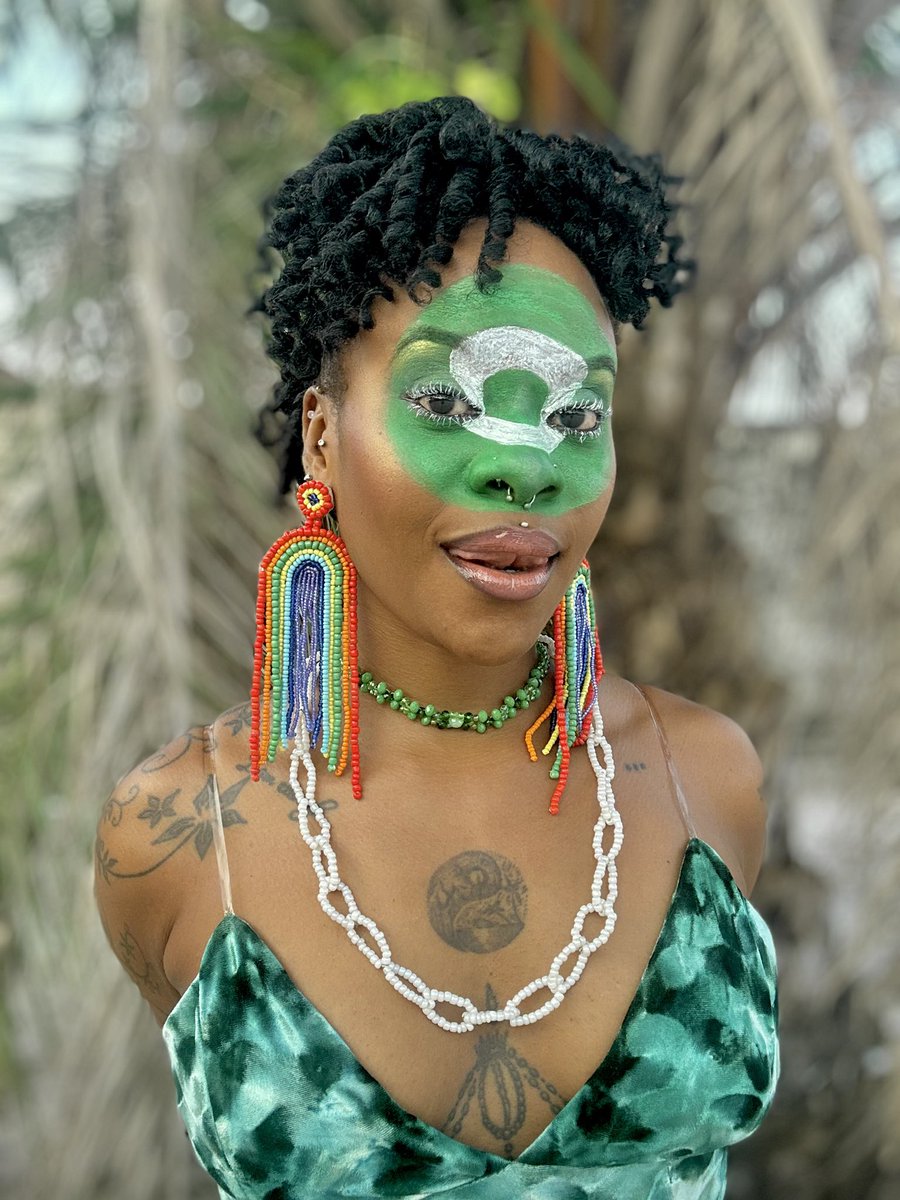 vybkwin's tweet photo. Hi everyone, here’s my first post of the year. Many of you know me as Diana of #MTVShugaNaija or Zainab of #LittleBlackBook2. I’m also a creative make up artist and dancer. I paint at any minor or no inconvenience and make beads. Shop from @ArtYanen ❤️ https://t.co/ggSJxqmHjF
