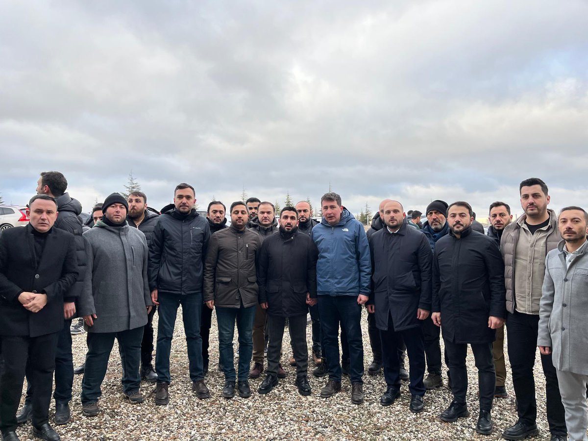 İnna lillâhi ve innâ ileyhi raciun.

TÜGVA Ankara il Temsilcimiz Oğuzhan Tunca kardeşimizin kıymetli babasını son yolculuğuna uğurladık.

Merhuma Allah'tan rahmet, yakınlarına başsağlığı diliyorum...