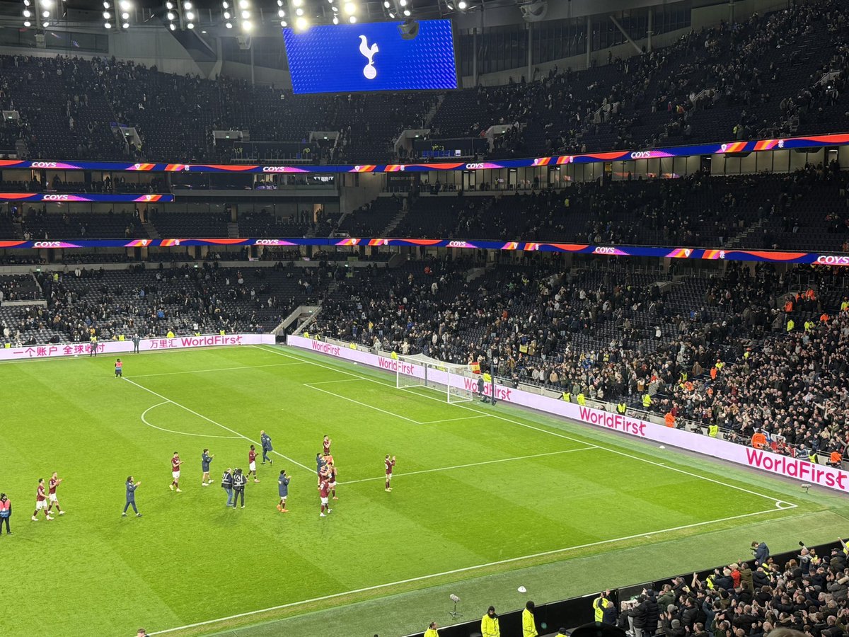 Oh what fun it is to see <a href="/WestHam/">West Ham United</a> win away #COYI