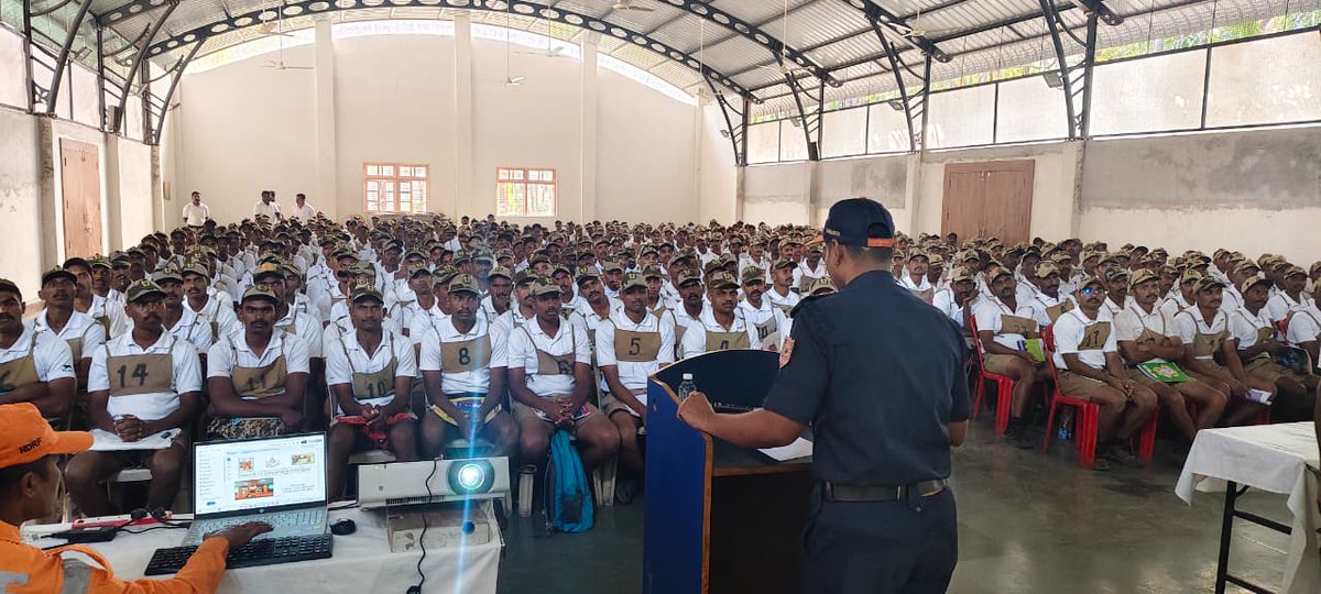 05NDRF's tweet image. 5 Bn NDRF Team
🟢 Successfully conducted DM Training-cum-Capacity Building Programme
📍 At SRPF 2, Pune, Maharashtra
🎯 Strengthening coordination, readiness &amp;amp; swift emergency response capabilities.
🔸 Prepared today for a stronger, resilient tomorrow.
@NDRFHQ
@ndmaindia 
@ANI