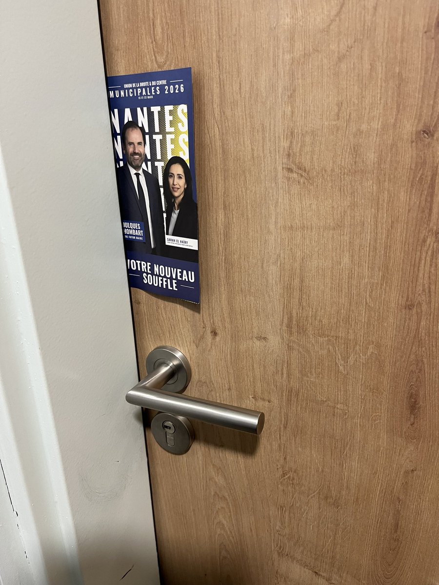Avec les <a href="/lesjem44/">Les Jeunes en marche Loire-Atlantique</a> sur les quartiers pour annoncer au Nantaises et Nantais un nouveau souffle pour #Nantes et présenter nos premières mesures

Ensemble, nous avons décidé de nous battre et redevenir fiers de notre ville.
Pour vous, nous nous engageons.
<a href="/Foulques44/">Foulques Chombart de Lauwe</a> #NouveauSouffle