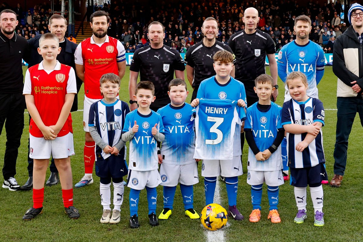 StockportCounty's tweet photo. A win for Henry 💙

#StockportCounty https://t.co/oD5kfSegXI