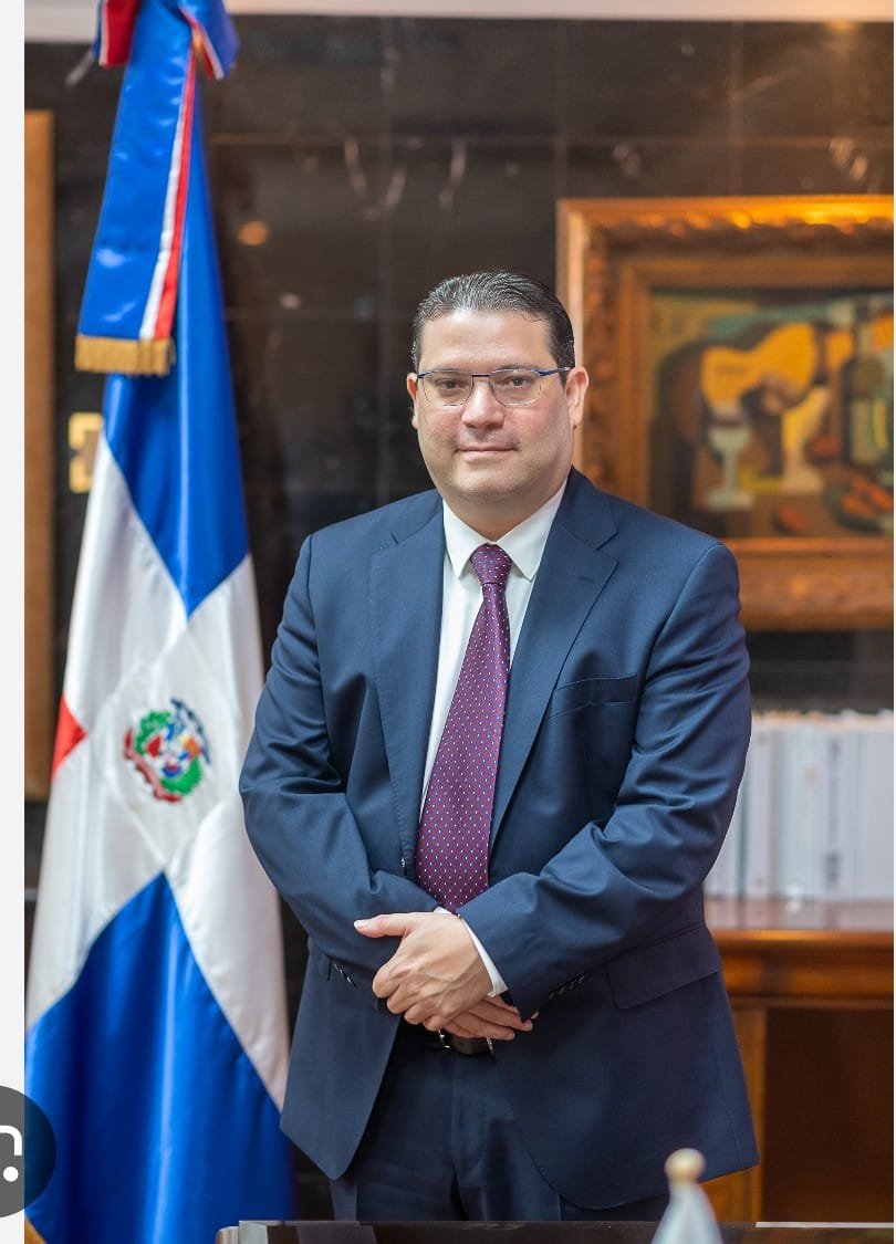 Prefiero secar el mar con un suape antes que hacer fila para ir a votar por algo como ella,este es el mio en el prm.