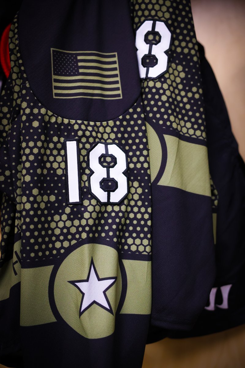 ReadingRoyals's tweet image. Saluting those who have and continue to serve during tonight's 𝙈𝙞𝙡𝙞𝙩𝙖𝙧𝙮 𝘼𝙥𝙥𝙧𝙚𝙘𝙞𝙖𝙩𝙞𝙤𝙣 𝙉𝙞𝙜𝙝𝙩!

Shop replica specialty jerseys at RoyalsTeamStore.com or bid on the Game-Worn jerseys by TEXTING “Royals” to 99192 to register for our game-worn jersey…