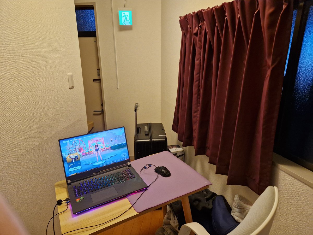 Cringefn tweet media