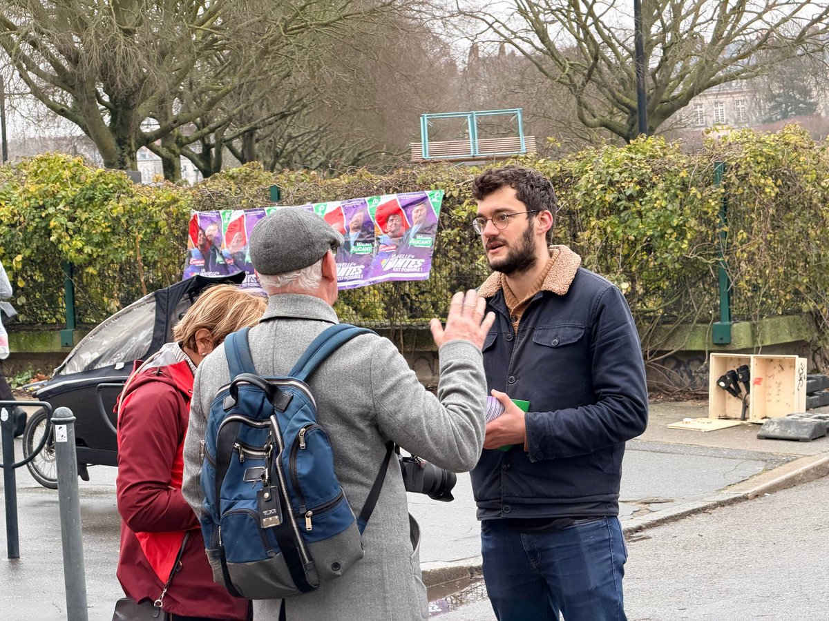 Nouveau tractage ce matin au marché de la Petite Hollande pour la #NouvelleNantes

Des dizaines d'échanges sur une police de proximité, le retour de concierges dans nos immeubles, la cantine gratuites pour nos petits ...

On y sera toutes les semaines, rejoignez-nous !