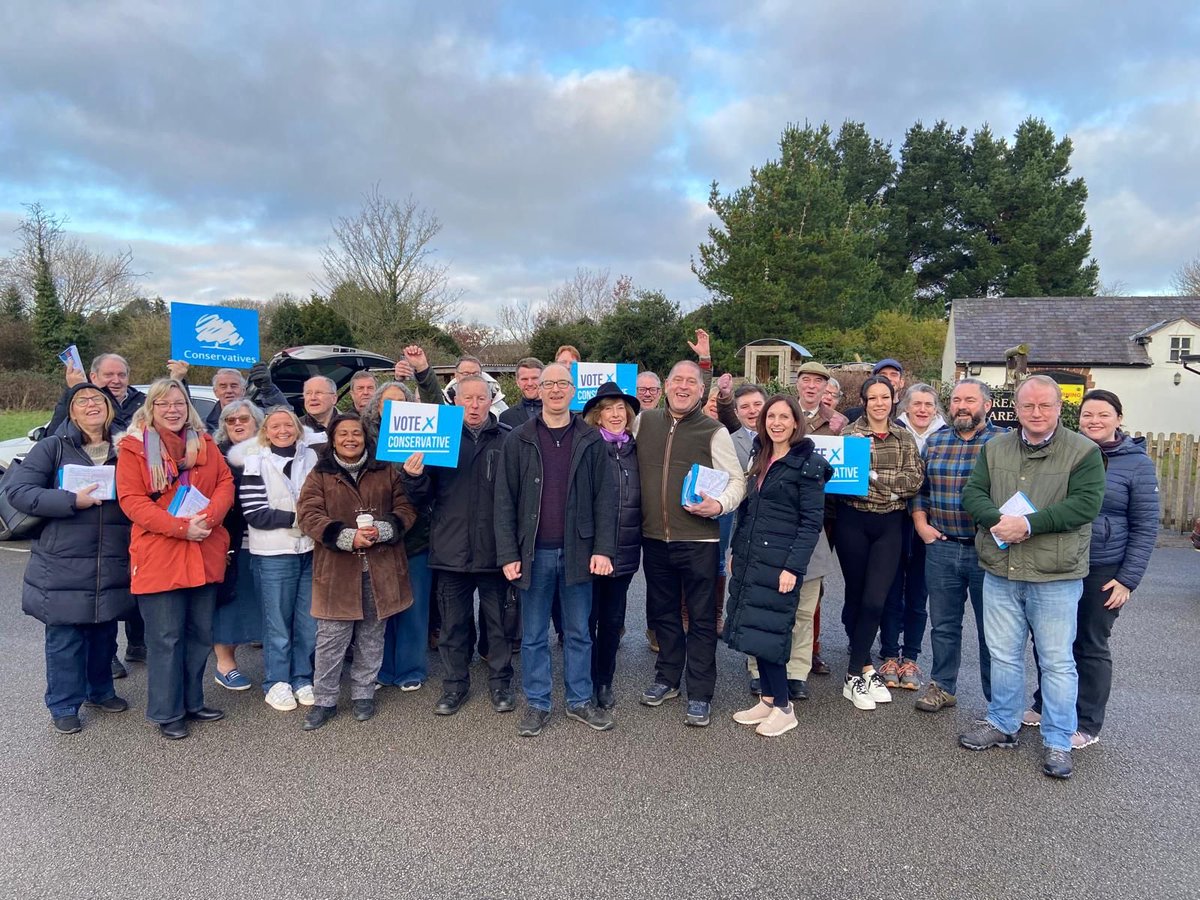 AdrianWaddelove's tweet photo. Huge support for the superb Sion Roberts, our candidate for #Willaston and #Thornton by-election happening next Thursday!

And what a team to be out with! https://t.co/HUNiY4rq3S