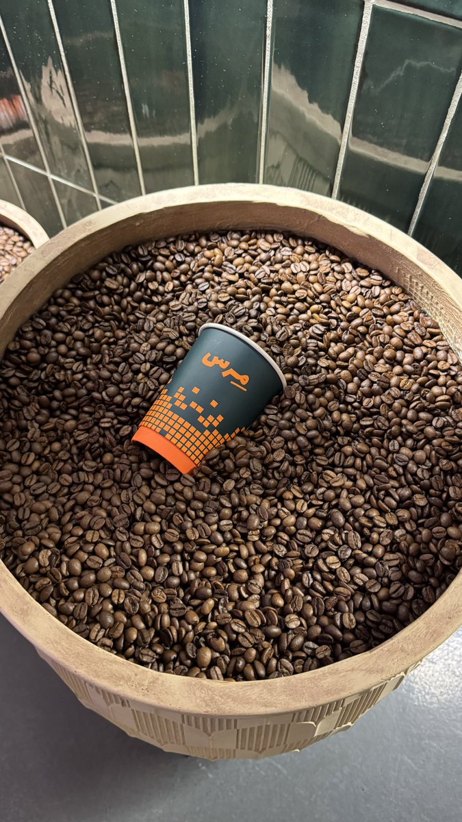 oln1i's tweet image. قهوة السبت بعنوان: 

- وأنا مهما منحتك من غلاي أشعر بتقصيري .