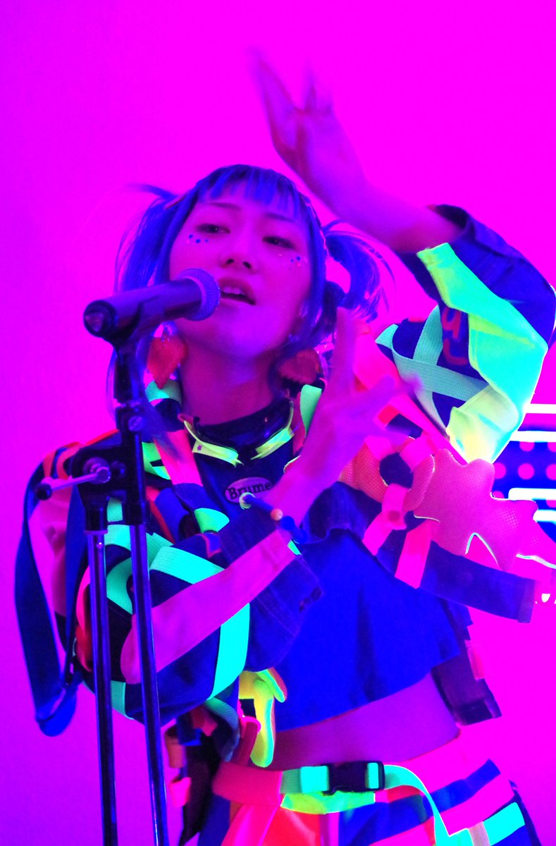 kinusaki's tweet image. Parallel Rave にて、熱狂のうちに environment ０g を農耕民族の祝祭空間へと変容させる『 #Tnaka テクノ音頭』。流石。