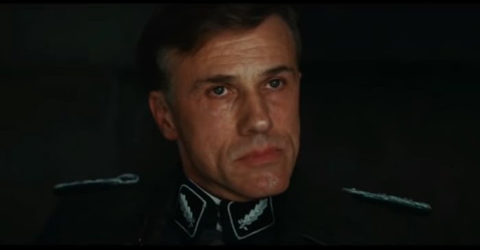 "Usted esconde bolitas debajo del piso, no es así?"