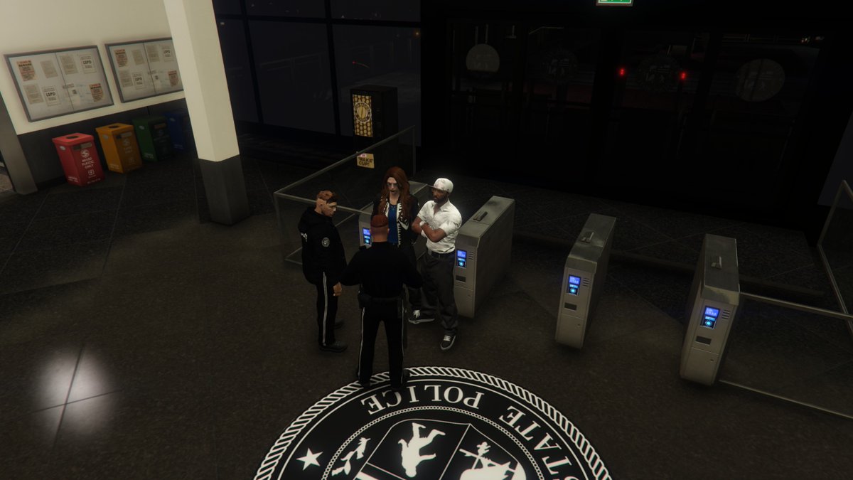 Machen wir heute einen ganz entspannte Dienst-Tag mit Davis am Samstag? Schauen wir mal was wir mit Davis erleben im Stream: twitch.tv/xdanidii. #LuckyV