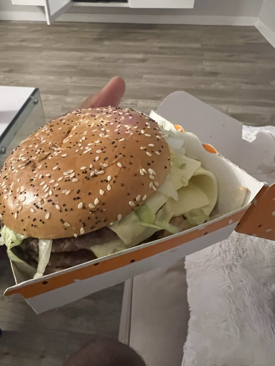 Michael_Tobitt's tweet photo. @McDonaldsUK the location on Eastern avenue, Gloucester needs some serious looking into, don’t think I’ve ever made it home with my correct order, or stuff missing. Now they don’t even bother melting the cheese, fk it they don’t even put it in the burger 😂 https://t.co/7ub9aD2OMu