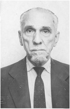 Aquest home és un dels grans oblidats de la història del Barça. Un troç de central espectacular i el primer "professional" del Club.

Ah! I era filipí.

El reconeixeu?