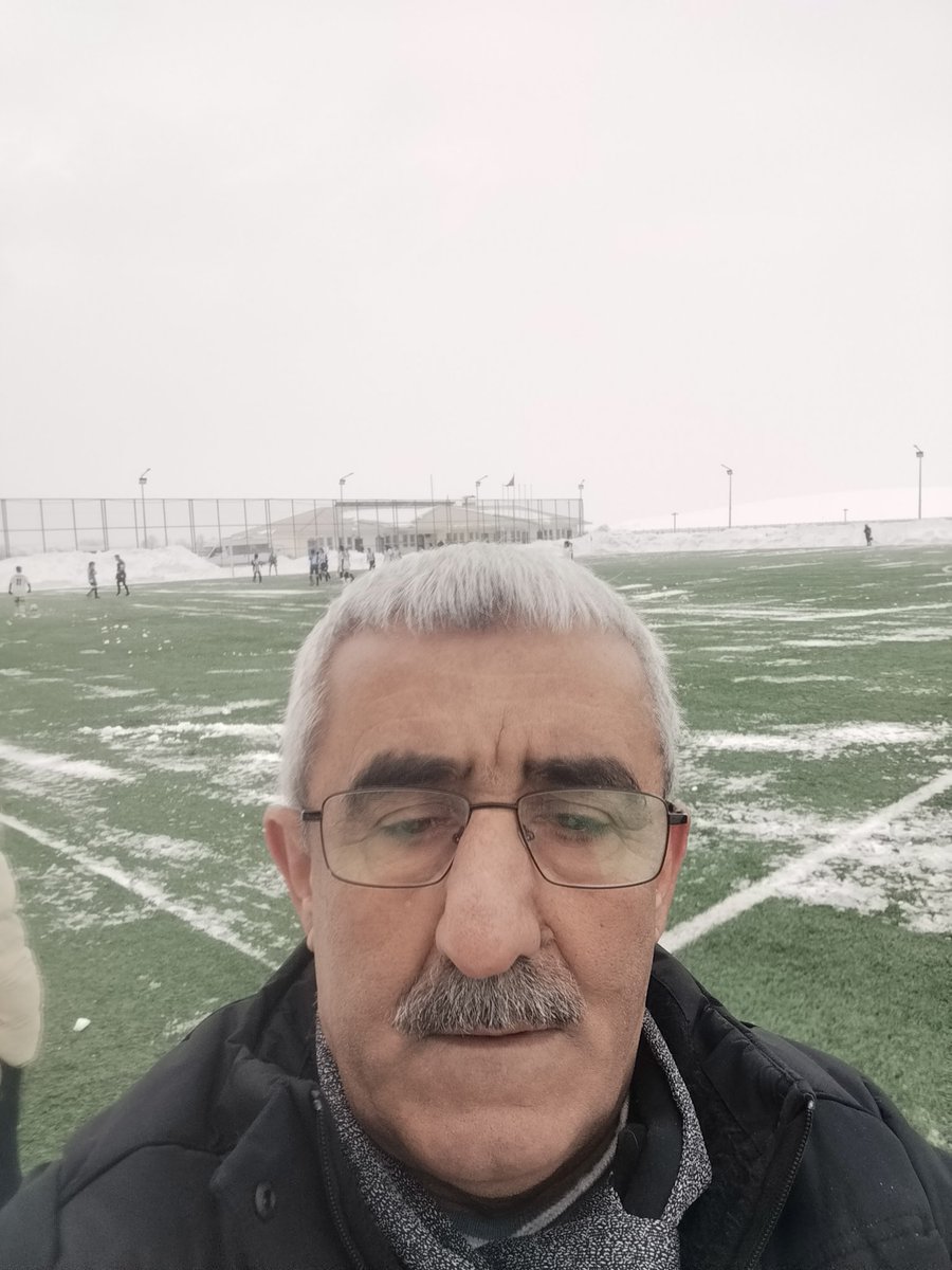 U-17 Bayanlar ligi Yağmur spor-Bulanık  bilican spor arasında oynandı muş 3 -1  Bulanık bilican spor malzeme ve nakti yardımda bulunan Muş Valisi Amatör lerin Babası sayın Avni Çakır, a minnettarız <a href="/RTErdogan/">Recep Tayyip Erdoğan</a> @_@OA_BAK <a href="/Valiavnicakir/">Avni Çakır</a> <a href="/TCMusValiligi/">T.C. Muş Valiliği</a> <a href="/eminsimsekmus/">Mehmet Emin Şimşek</a> <a href="/CihatAbukan/">Cihat ABUKAN</a>