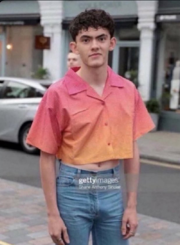 BhadDhad's tweet image. him: you better not be wearing that “The reality of what's inside the vapes... you're literally smoking a battery 🔋🤮” shirt when I get there.

me: