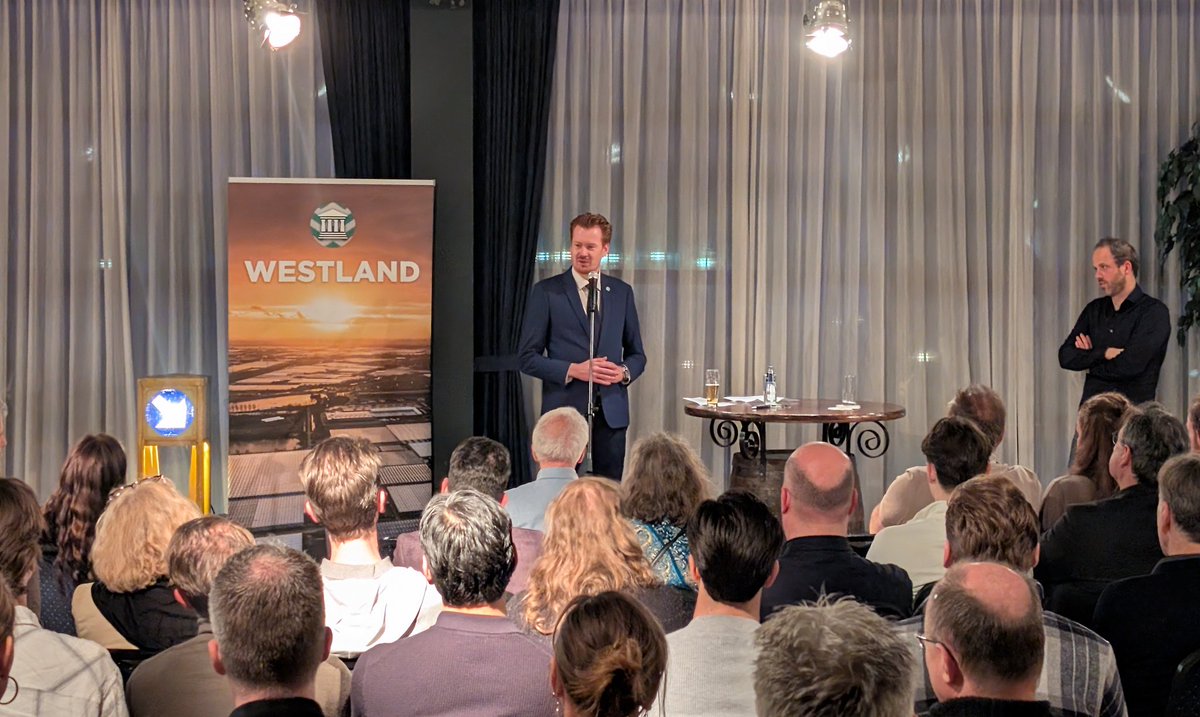 Gisteravond was de jaarlijkse nieuwjaarsborrel van FVD Westland 🥂
In een afgeladen zaal blikten we terug én vooruit op het komende jaar. Een fantastische avond met gastspreker <a href="/DVanLangenhove/">Dries Van Langenhove</a>. Op naar de verkiezingen van 18 maart! 💪
#FVD