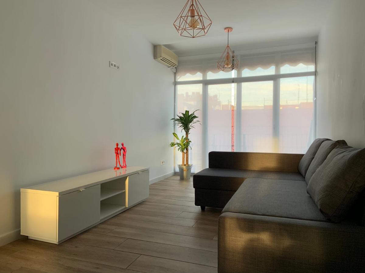 serviciosonly's tweet image. Necesitas sitio para grabar en Madrid, Barcelona, Valencia, Sevilla o Málaga? 📹

Vente a uno de nuestros apartamentos con una tarifa super barata 🤑

Podrás conocer a otros creadores y colaborar si te apetece🔥

Síguenos, Haz RT 🔄 y ♥️ al tweet y te contamos por dm ✉️