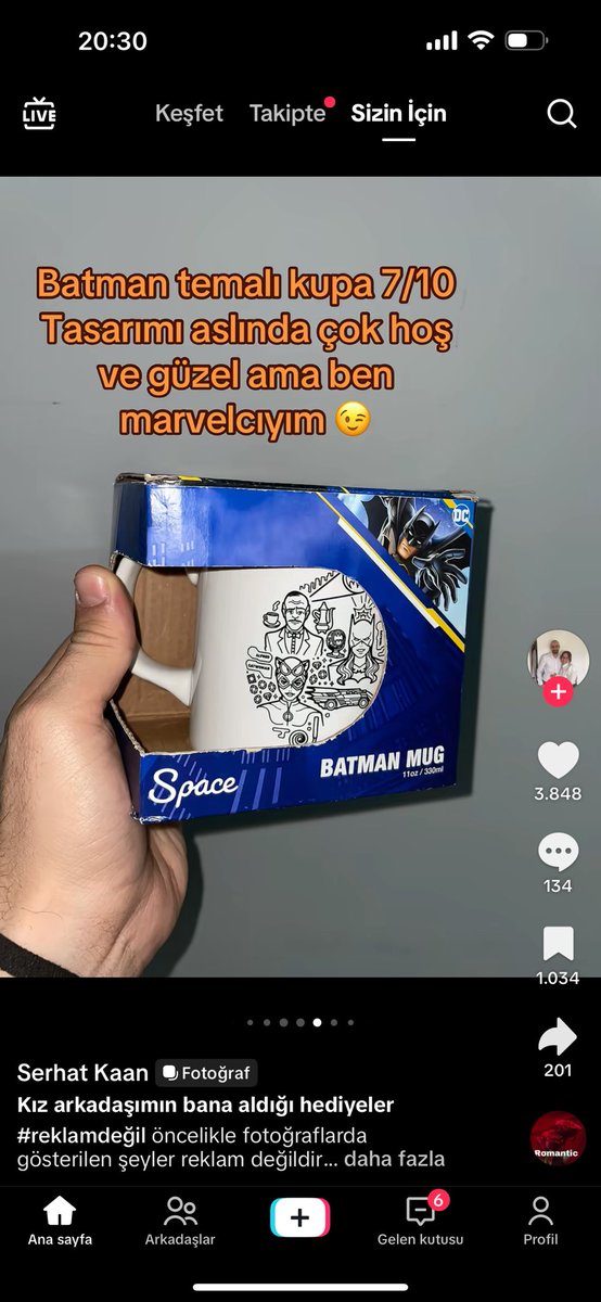 Abi biraz memnun mu olsan sevgilin düşünmüş almış her boku eleştiriyo bu da