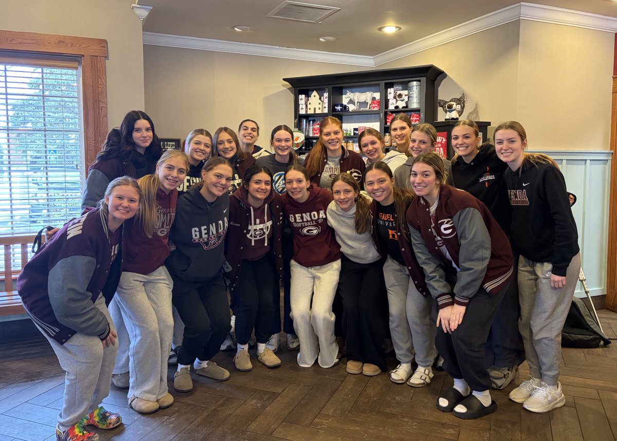 GenoaGirlsHoops's tweet photo. Day after day, this group shows up and supports one another. So grateful for these kids and this season! https://t.co/9yxJ9etnuU