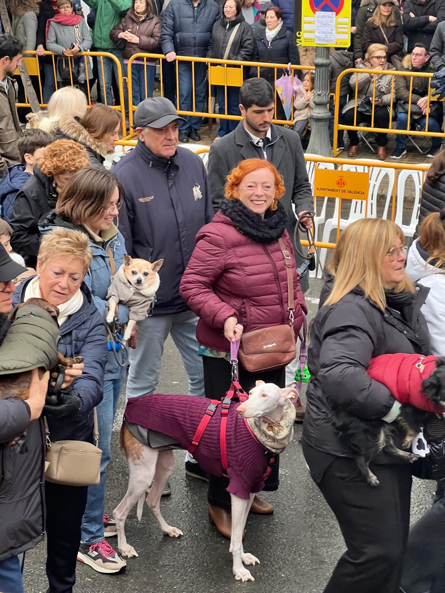 ✝️🐖SANT ANTONI DEL PORQUET

💦🐕🐈Este matí, en motiu de la festivitat de Sant Antoni Abat, s'ha celebrat el tradicional acte de benedicció dels animals, una de les costums més volgudes del calendari valencià.

🦇Lo Rat Penat ha estat present en esta cita tan especial,