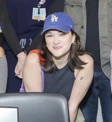 IsaCrave's tweet image. 27 photos for Isa’s 27th birthday!!