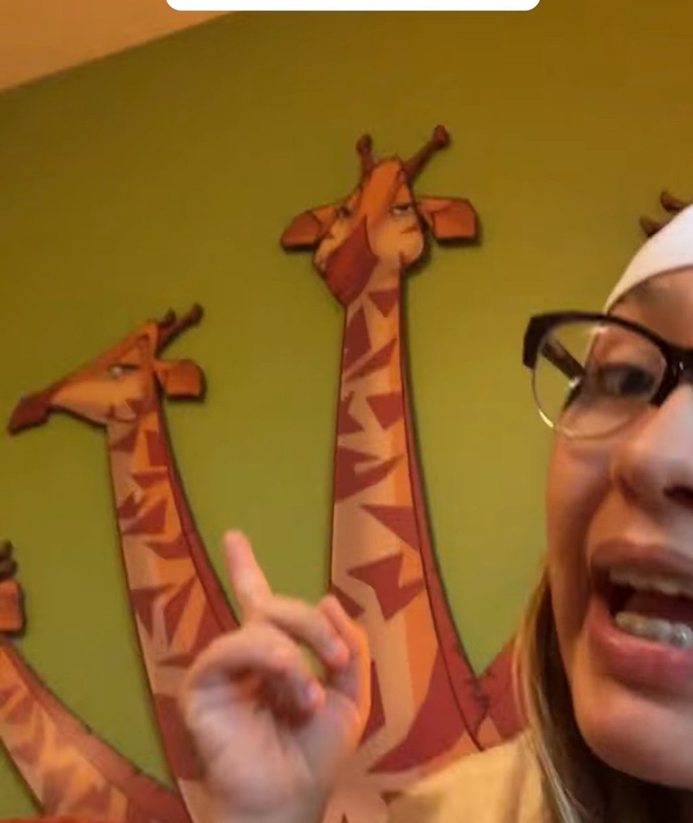 Y no solo eso🤣🤣🤣supuestamente son pareja pero duermen es camas separadas???? TODO ES TAN ASQUEROSAMENTE BIEN PLANEADO POR VISTAS las fans de railo son mas ciegas que un ciego <a href="/alondrisaa/">alo</a> <a href="/raineeelis/">rai</a> <a href="/axxr98/">alexRi</a> <a href="/alexomarc/">alex</a>