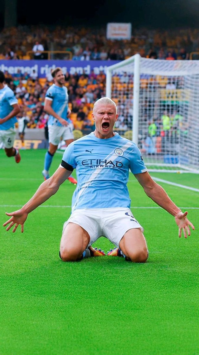 This one started laughing a lot now he's a Joke they laugh at him