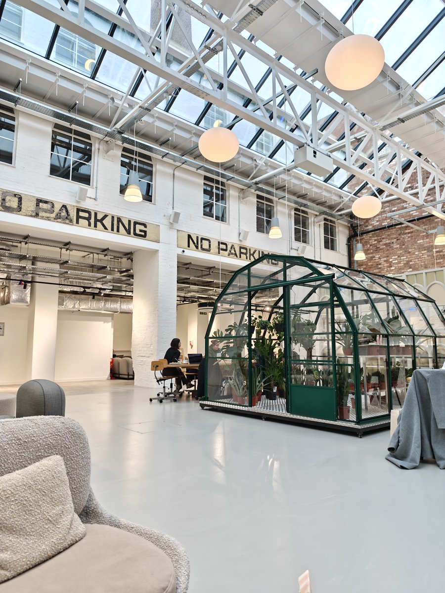 DerrenGoneDigital tweet media