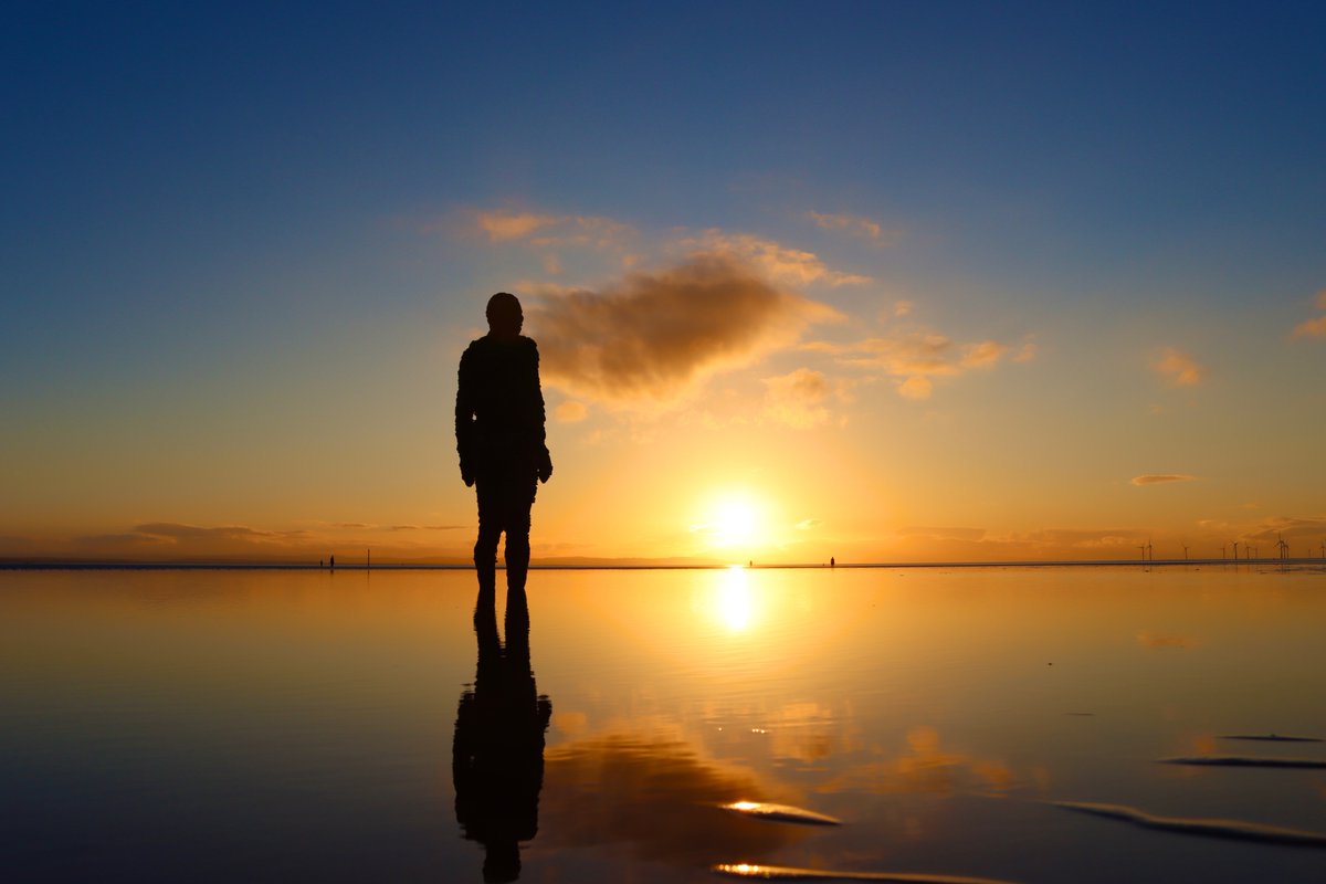 snapandgo222's tweet photo. Chilly late afternoon at #Crosby and over in a flash but worth the trip, #sunsets #silhouettes #reflections #glassball #weather @StormHour https://t.co/NEDexY2QKC