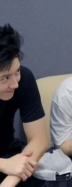 republichanyeol's tweet image. Regardless of how haggard Chanyeol may be, his visuals never lose their impact. 🥹