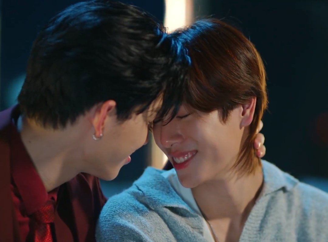 doublepjourney_'s tweet image. ดาดฟ้าอบอวลไปด้วยความรักมาก 🥹🫶🏻

#MeAndTheeSeriesFinalEP