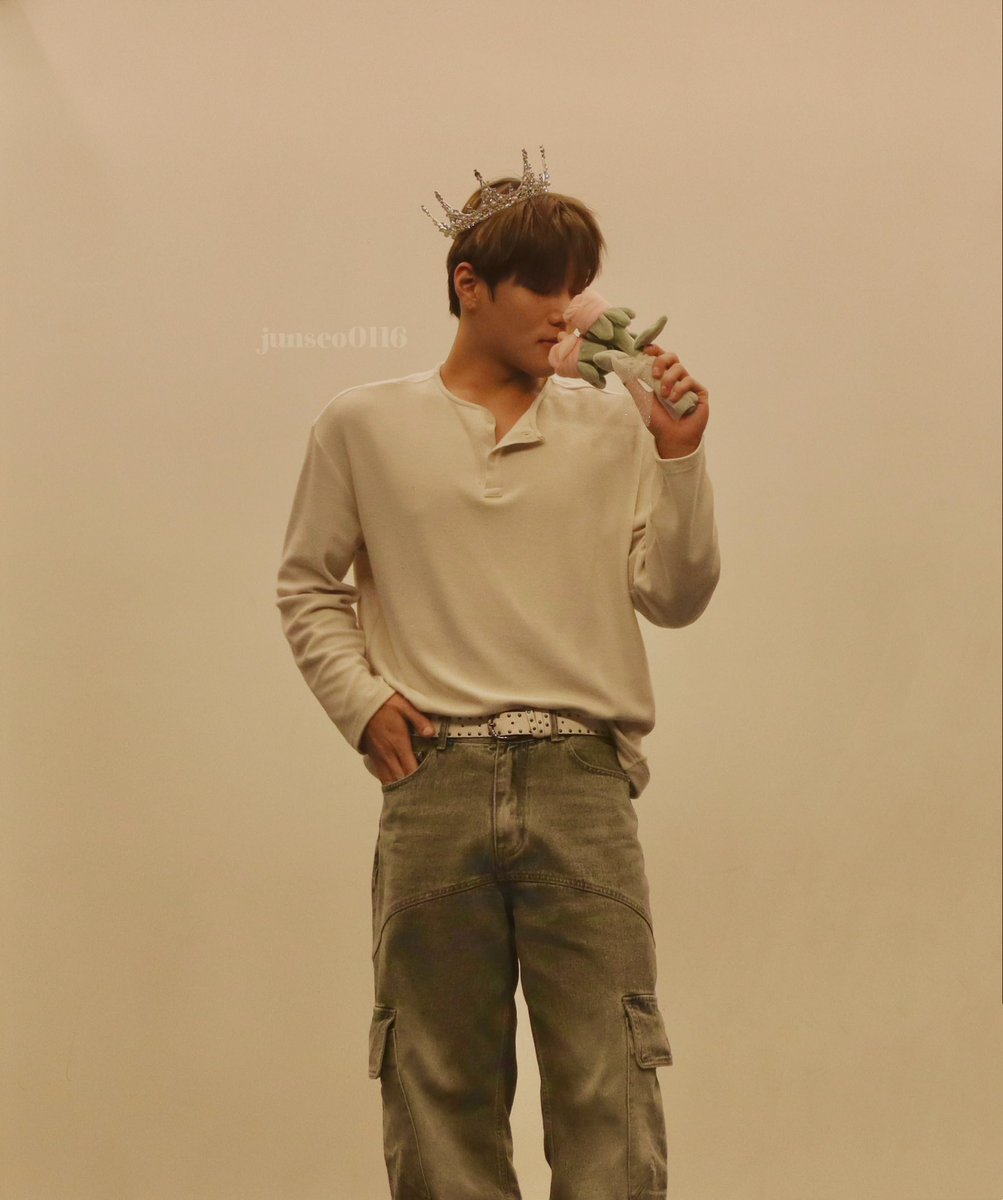 260117 EVERLINE offline

Prince Junseo🤍
⠀
#다크비 #DKB
#준서 #JUNSEO