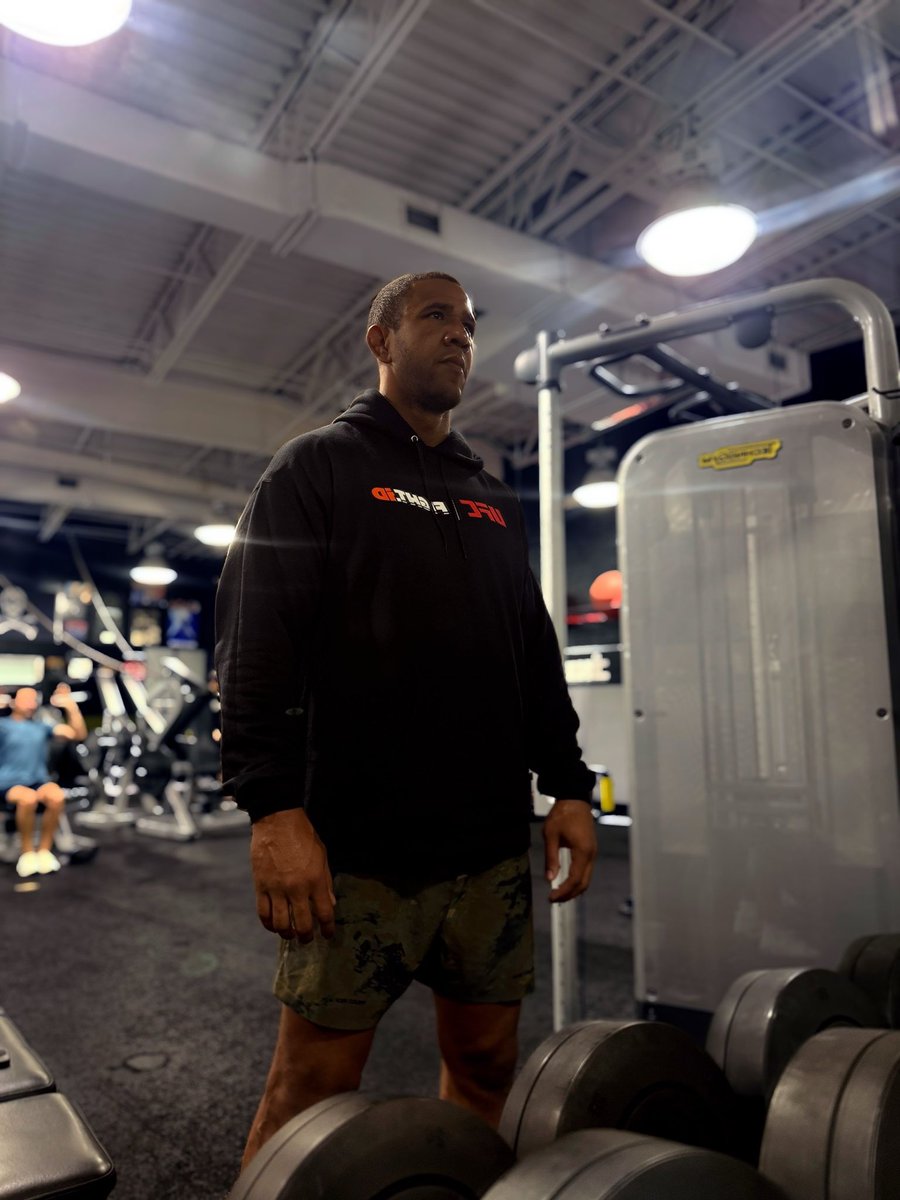 Getting ready for the next fight with the best team by my side. 

Ficando pronto para próxima luta, com o melhor time ao meu lado. 

<a href="/joinfightid/">Fight.ID</a> 

#ufc #ufcfighter #battle #robocop