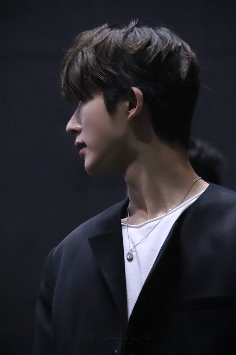 260117 <보이> 메가토크
영화관에서 김한빈 봤다니..완전 신기함.. 음악감독님 첫작품 개봉을 축하합니다🙌🏻 #비아이 #BI