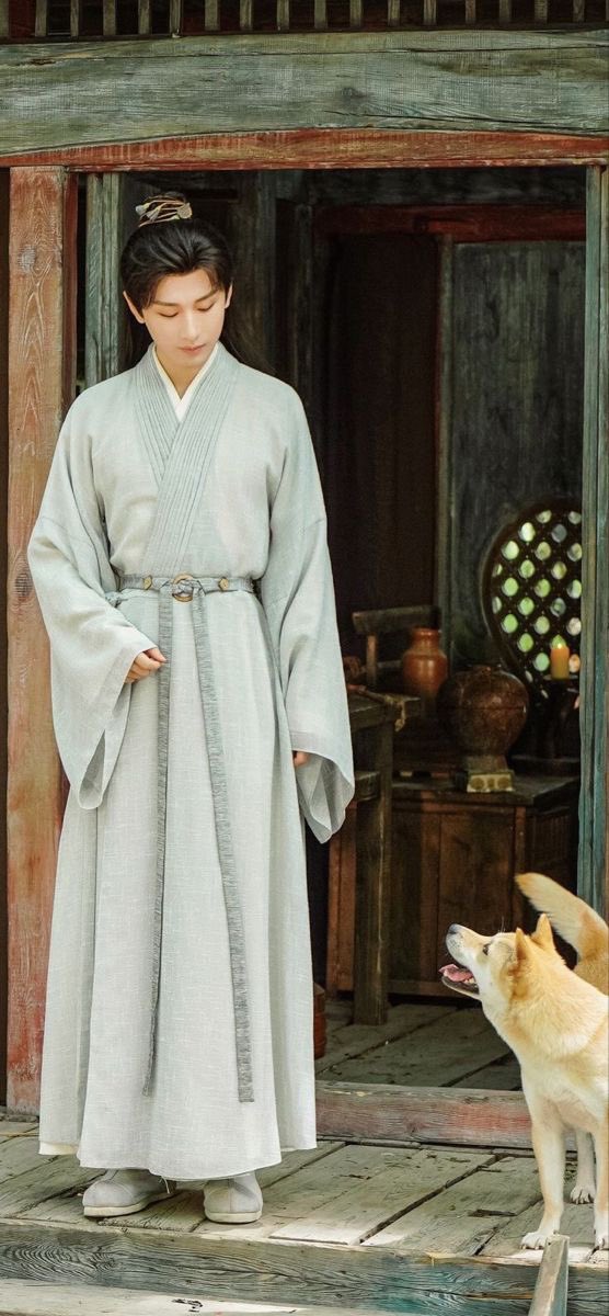 w_r_nzzn's tweet image. “เขาดูแล้วยังเยาว์วัยยิ่ง อายุอย่างมากไม่เกินยี่สิบเจ็ดยี่สิบแปดปี หากมิใช่เพราะสวมชุดเทาปะขาดทั้งตัว อาจดูแล้วยิ่งอ่อนวัยมากขึ้น ผิวพรรณขาวหมดจด รูปร่างหน้าตาสุภาพเรียบร้อย ทว่ามิใช่หล่อเหลางดงามหาใดเปรียบปาน ถึงขั้นผู้ใดพบเห็นมิอาจลืมเลือน”

— ฉากเปิดตัวหลี่เหลียนฮวา ใน…