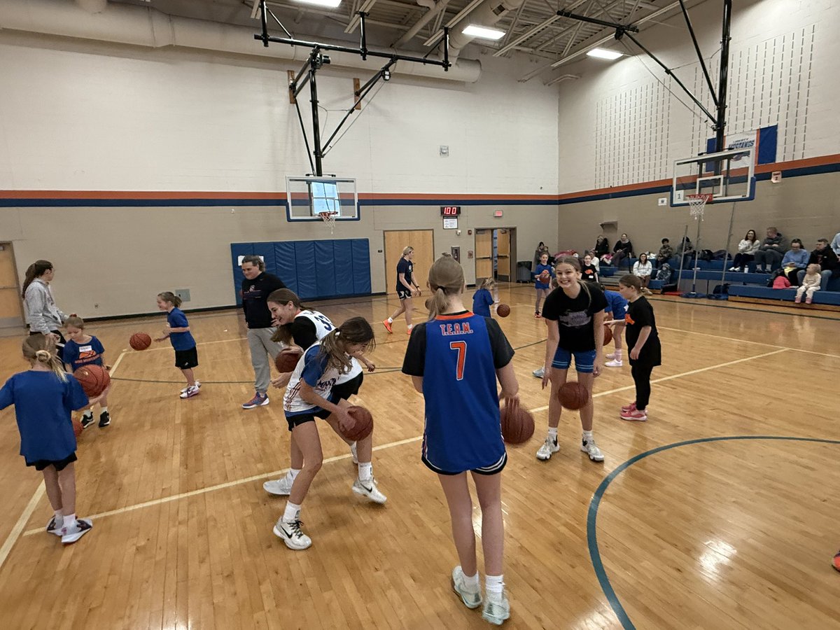 WFSheyenneGBB's tweet image. Mini Mustang Camp! So fun to have future Mustangs in the gym! 🏀🐎