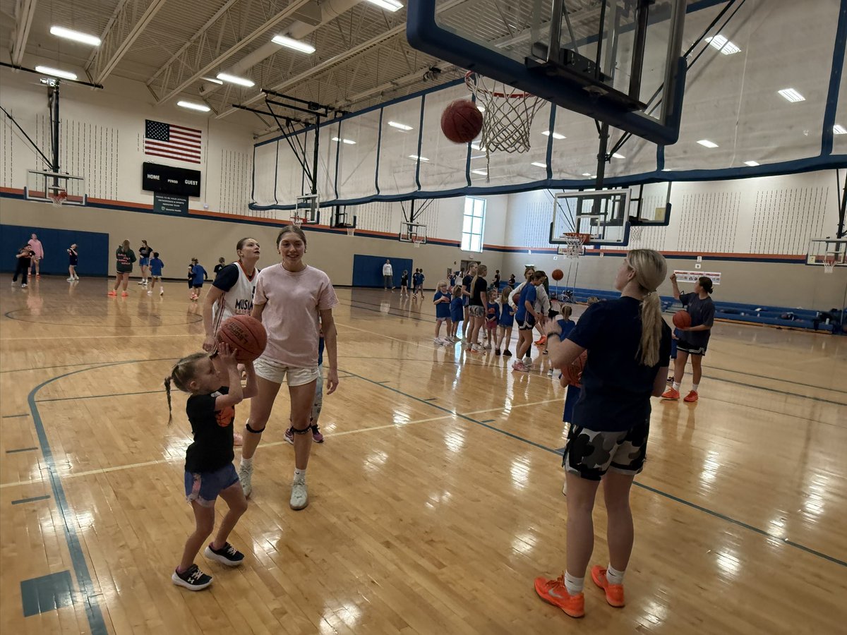 WFSheyenneGBB's tweet image. Mini Mustang Camp! So fun to have future Mustangs in the gym! 🏀🐎
