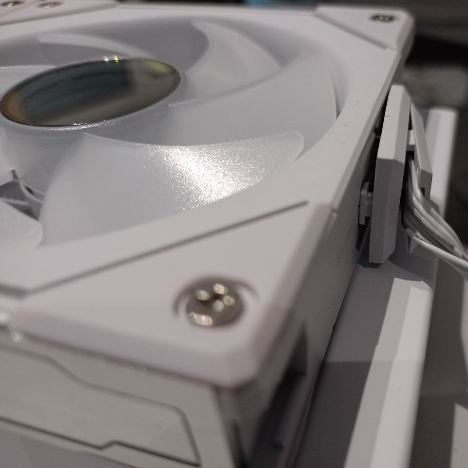 AURA PC 💻 tweet media