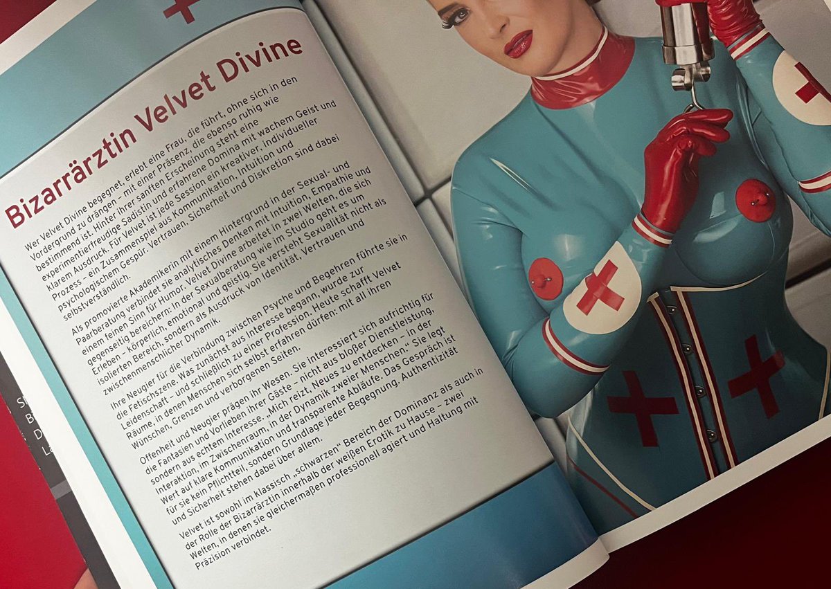 Mistress Velvet Divine tweet media
