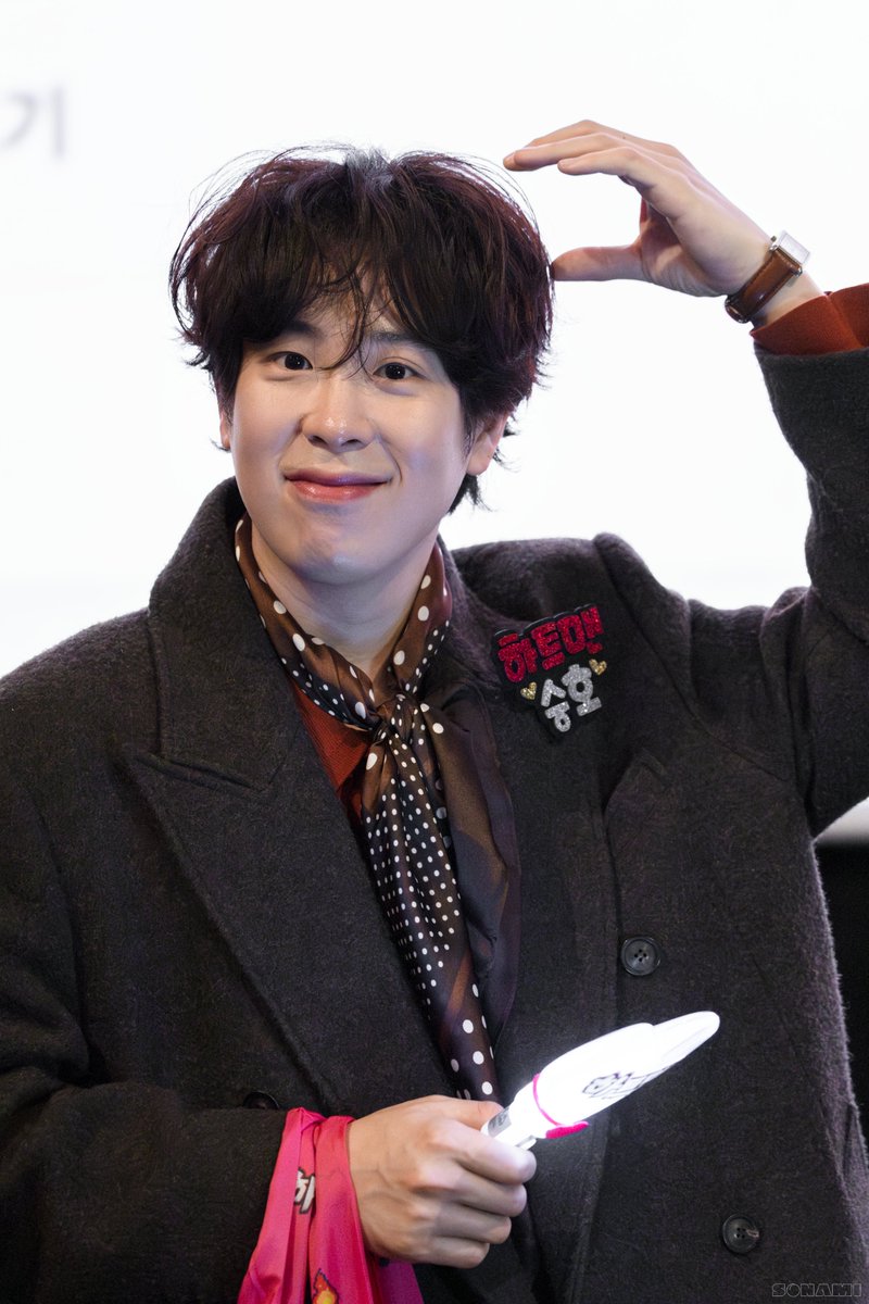 260117 하트맨 무대인사
CGV 왕십리 4관 14:25

세상에서 가장 귀여운 댕댕이

#표지훈 #피오 #PYOJIHOON