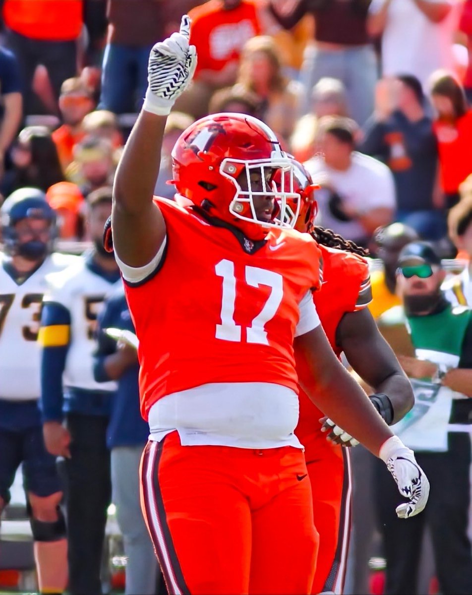 #IlliniNation, let’s welcome Bowling Green transfer DL Isaiah Thomison to the #famILLy! 🔶🔷🏈