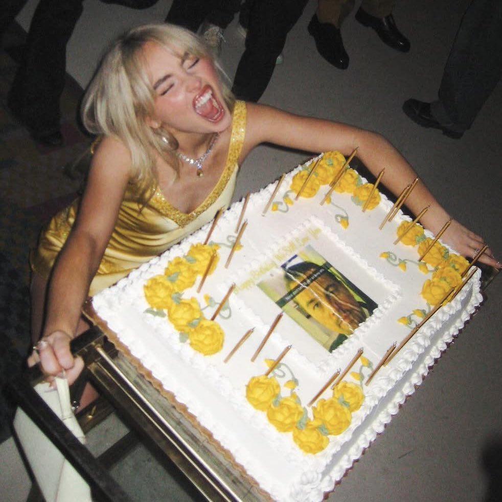 brinajpg's tweet image. throwback to sabrina carpenter’s 25th birthday cake 😭😭