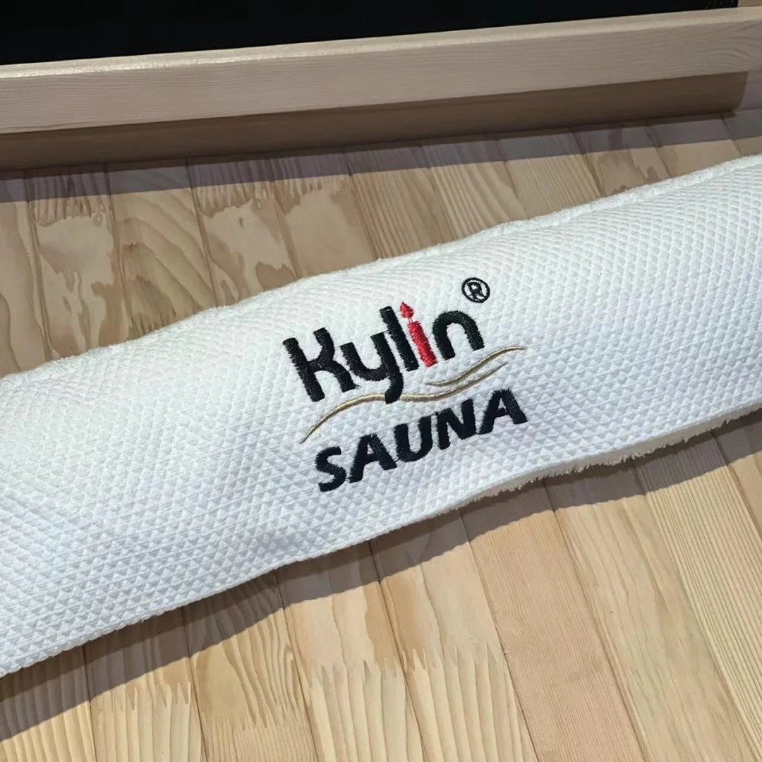 RunCollar7's tweet image. サンは汗だくになりながら、家に帰って寝る準備をしていた