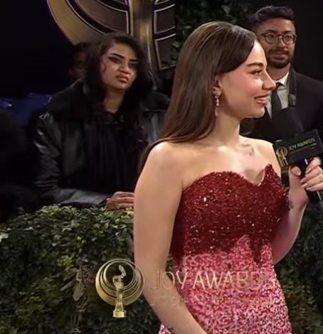 knnllx's tweet image. نظرات اللي ورا تعبر عن كل شي كانها انا #JoyAwads